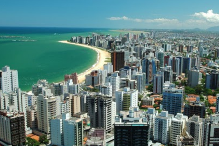 Viajar para Vila Velha: Onde o Mar Encontra a História