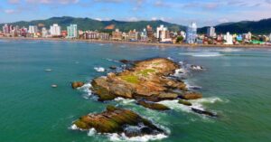 Navegantes: Onde o Rio Encontra o Mar em Santa Catarina