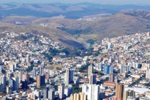 Poços de Caldas: Onde a Montanha Abraça as Águas Termais