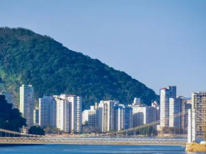 São Vicente: Onde a História do Brasil Começou no Litoral Paulista