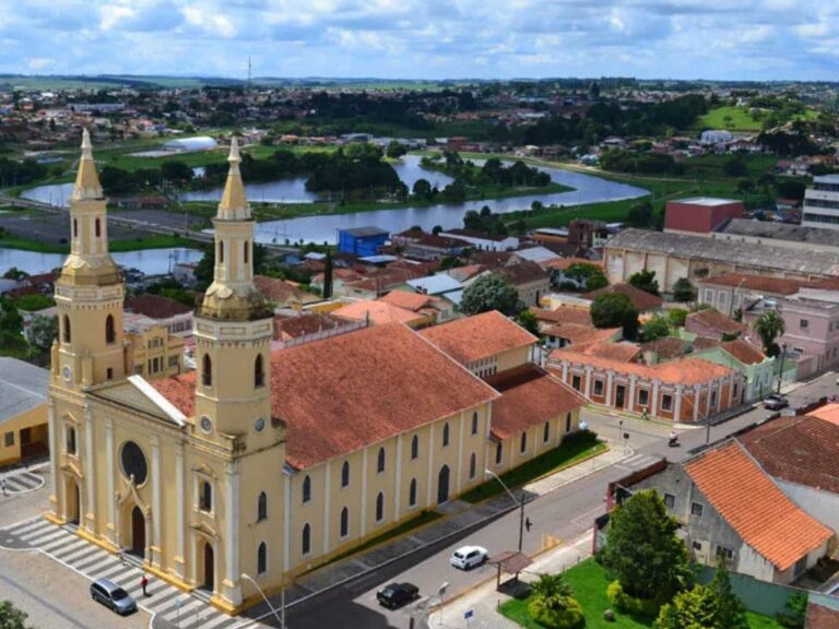 Conhecer Castro Onde o Pampa Encontra as Rochas Milenares
